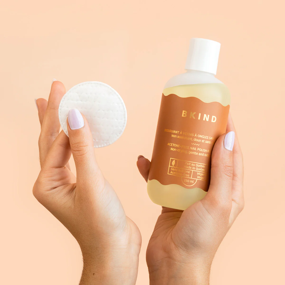 Dissolvant à vernis à ongles sans acétone