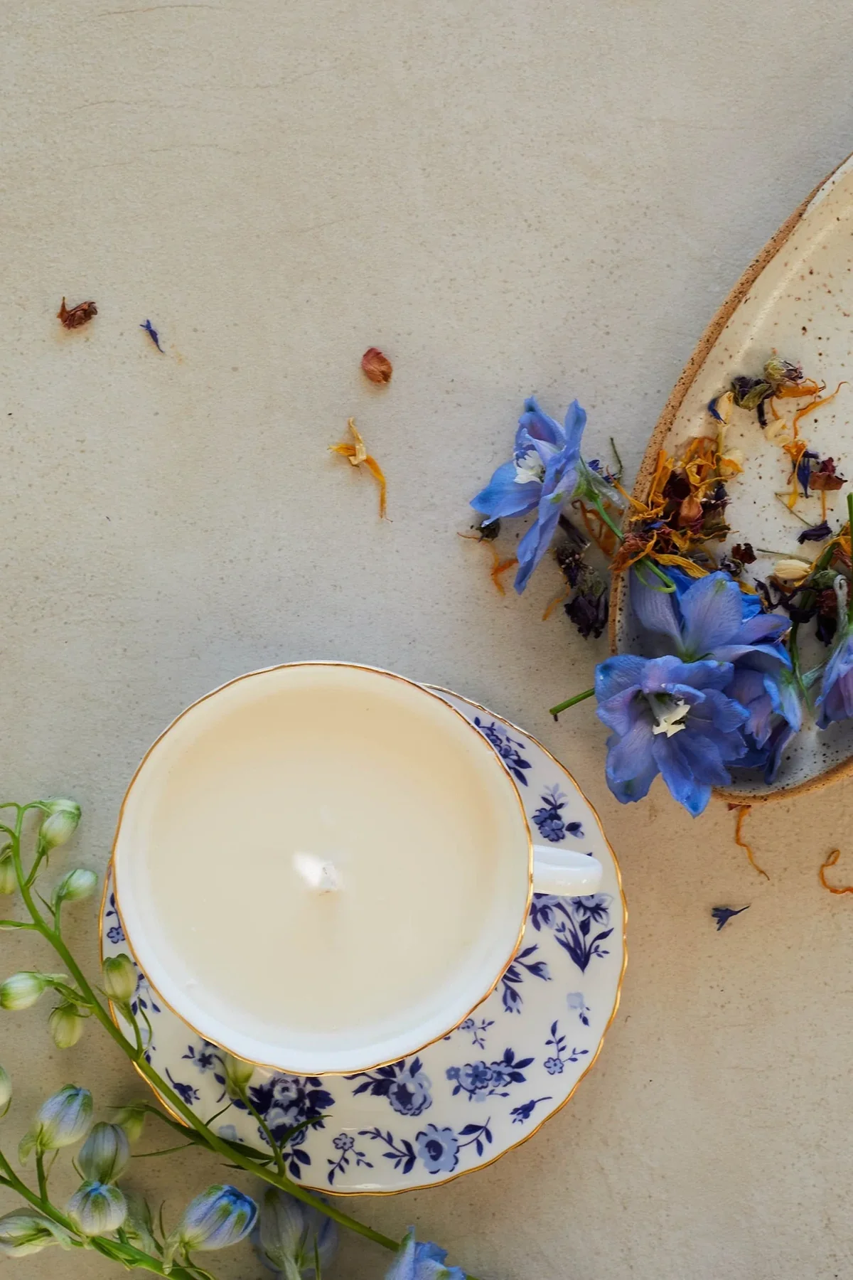 Chandelle en tasse - Pivoine et feuille d'olivier