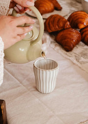 Petite tasse cannelée